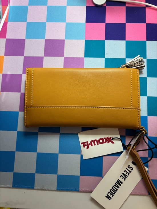 Steve Madden Mustard Yellow Leather Wristlet Wallet with SM Logo - Picture 2 of 4